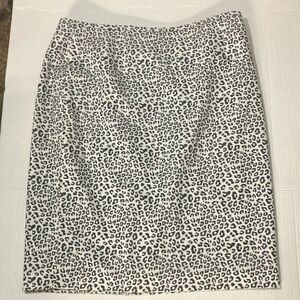 Calvin Klein Cheetah mid skirt sz 12